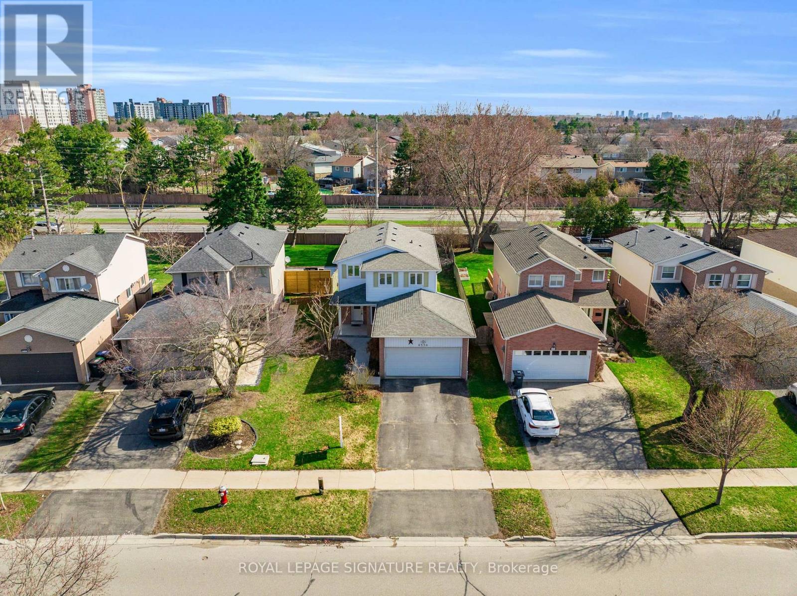 6539 Edenwood Drive, Mississauga, Ontario  L5N 3H2 - Photo 4 - W12989552