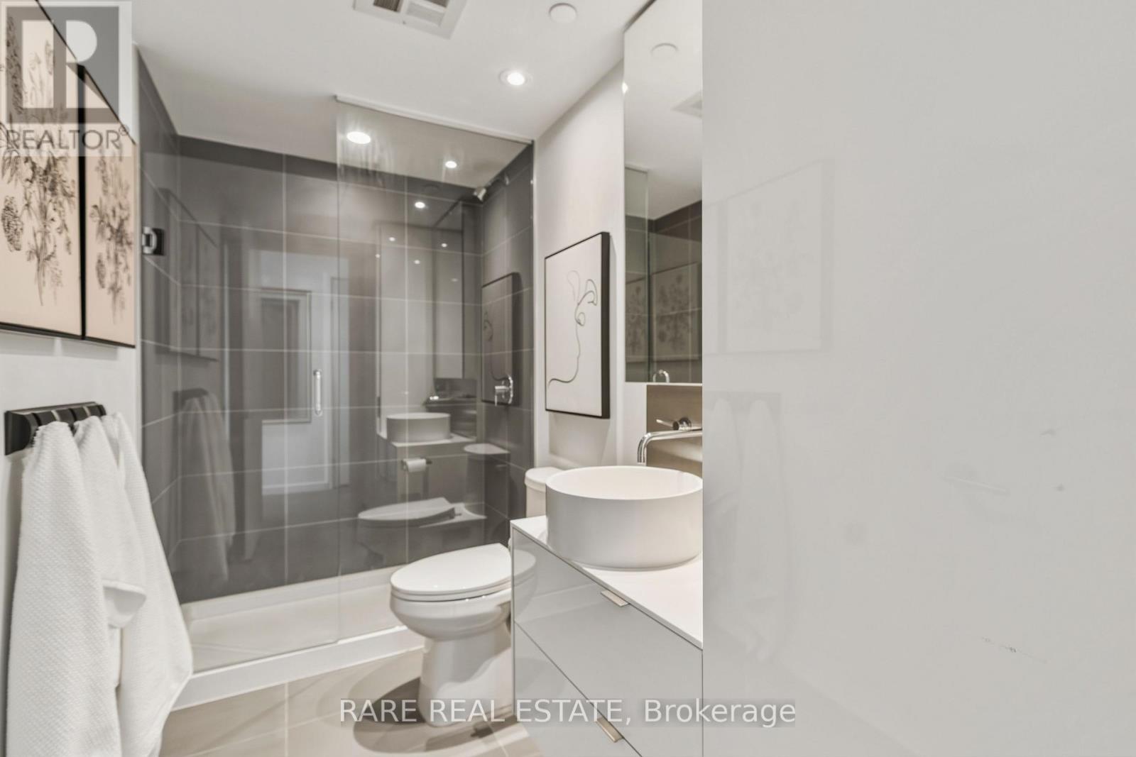 610 - 383 Sorauren Avenue, Toronto, Ontario  M6R 0A4 - Photo 12 - W12989564