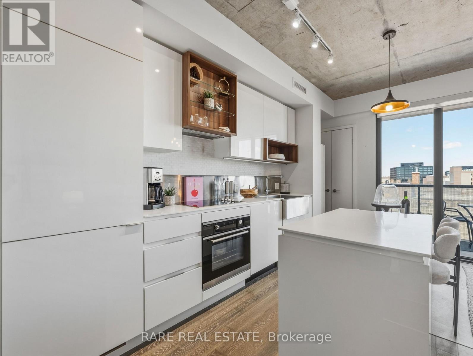 610 - 383 Sorauren Avenue, Toronto, Ontario  M6R 0A4 - Photo 5 - W12989564