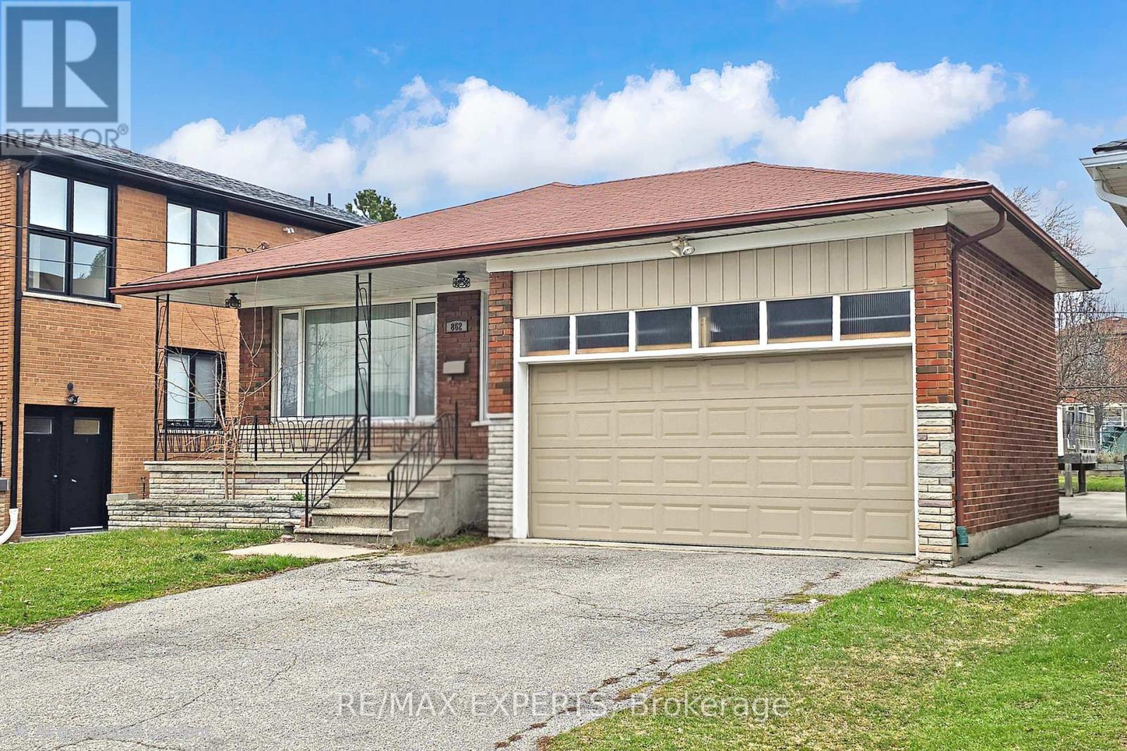 862 GLENCAIRN AVENUE, Toronto, Ontario