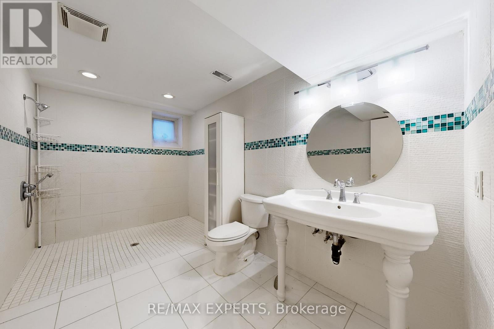 862 Glencairn Avenue, Toronto, Ontario  M6B 2A5 - Photo 11 - W12989568