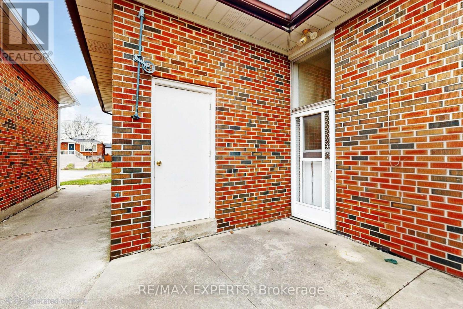 862 Glencairn Avenue, Toronto, Ontario  M6B 2A5 - Photo 2 - W12989568