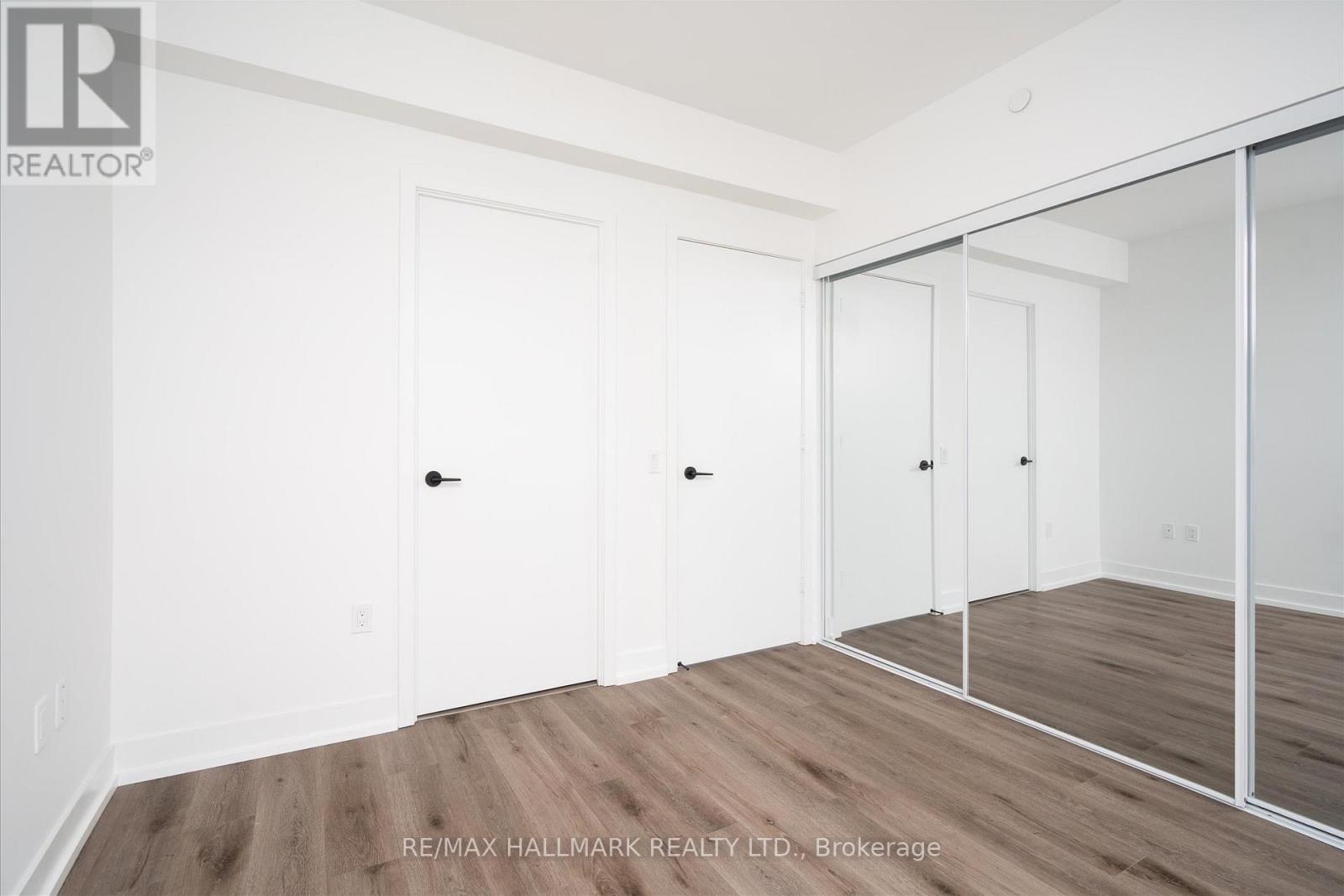 621 - 60 George Butchart Drive, Toronto, Ontario  M3K 0E1 - Photo 6 - W12989600