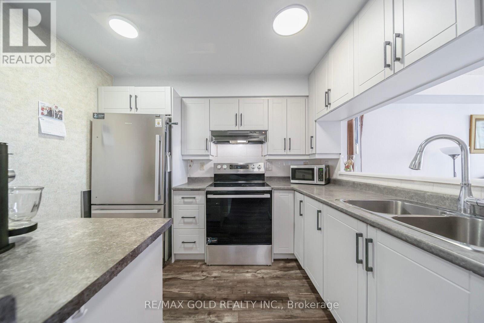 1406 - 350 Rathburn Road W, Mississauga, Ontario  L5B 3Y2 - Photo 18 - W12989602