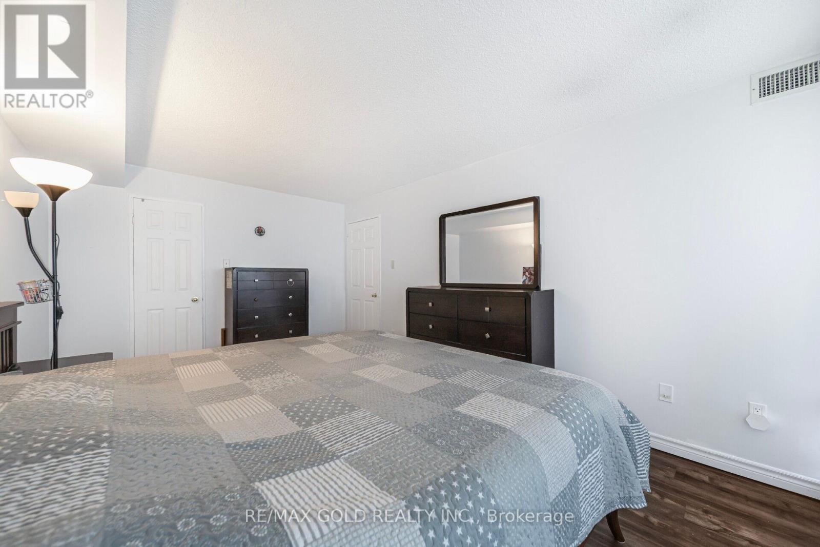 1406 - 350 Rathburn Road W, Mississauga, Ontario  L5B 3Y2 - Photo 24 - W12989602