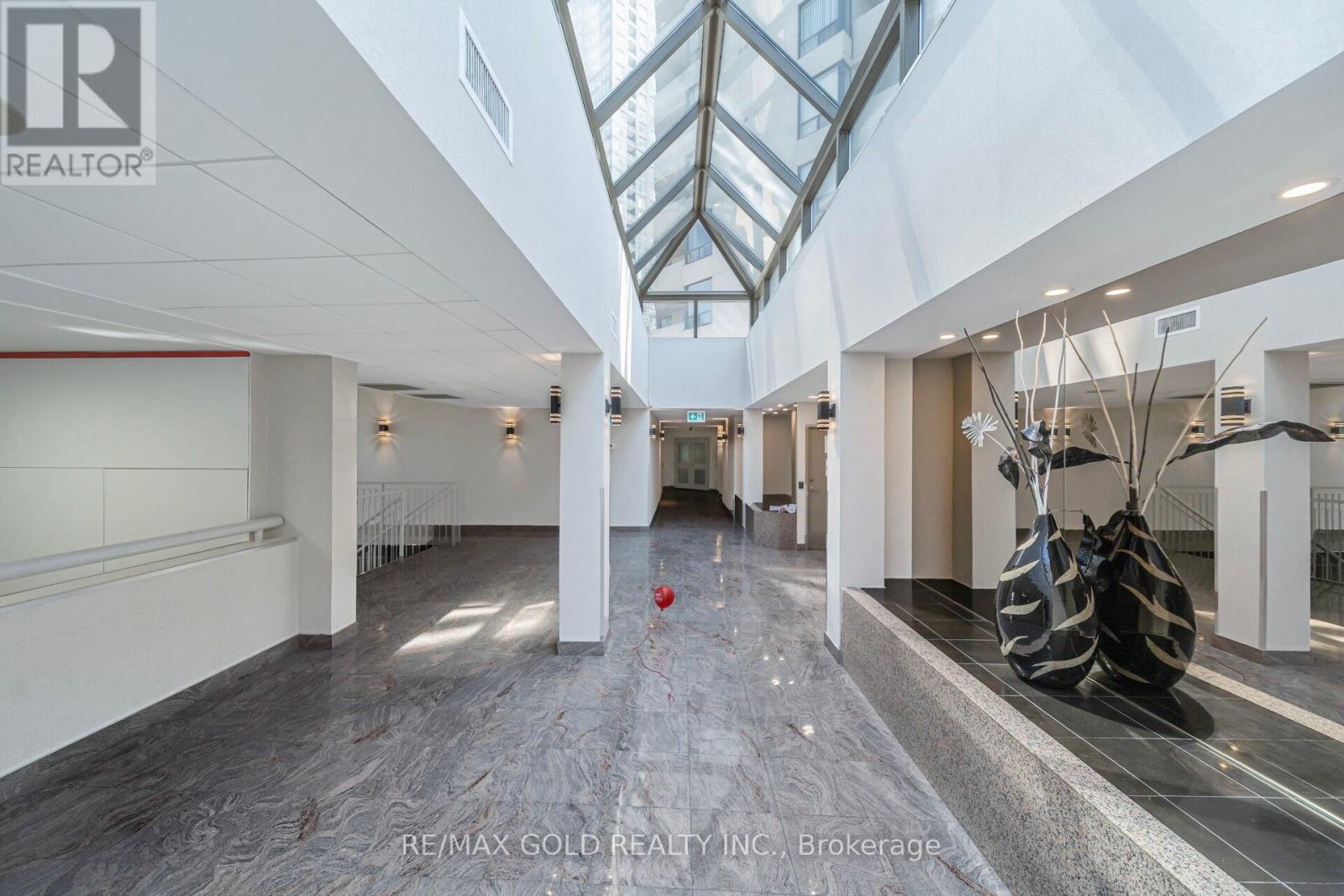 1406 - 350 Rathburn Road W, Mississauga, Ontario  L5B 3Y2 - Photo 32 - W12989602