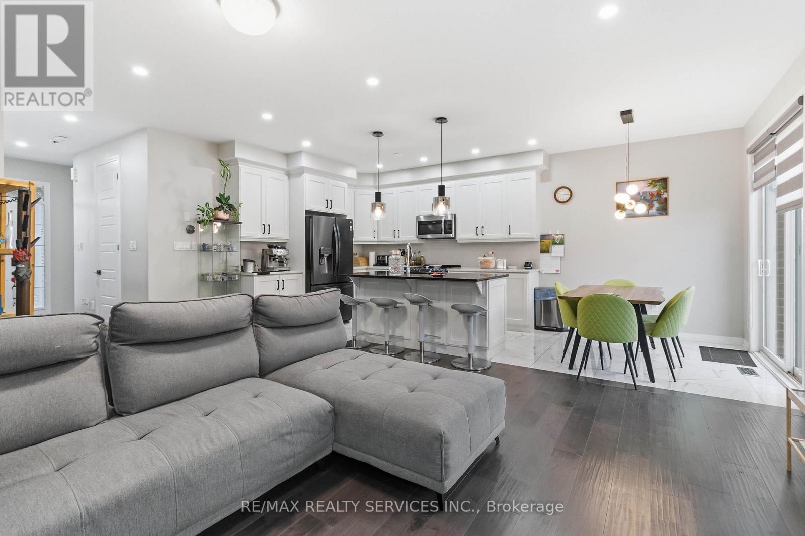 3494 Vernon Powell Drive, Oakville, Ontario  L6H 0X8 - Photo 10 - W12989658