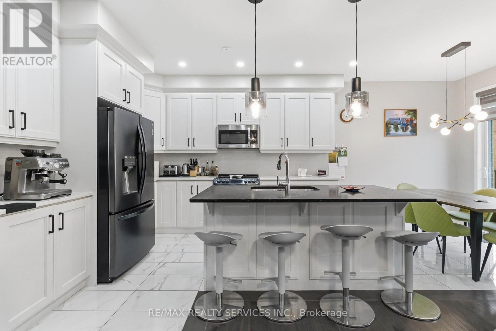 3494 Vernon Powell Drive, Oakville, Ontario  L6H 0X8 - Photo 12 - W12989658