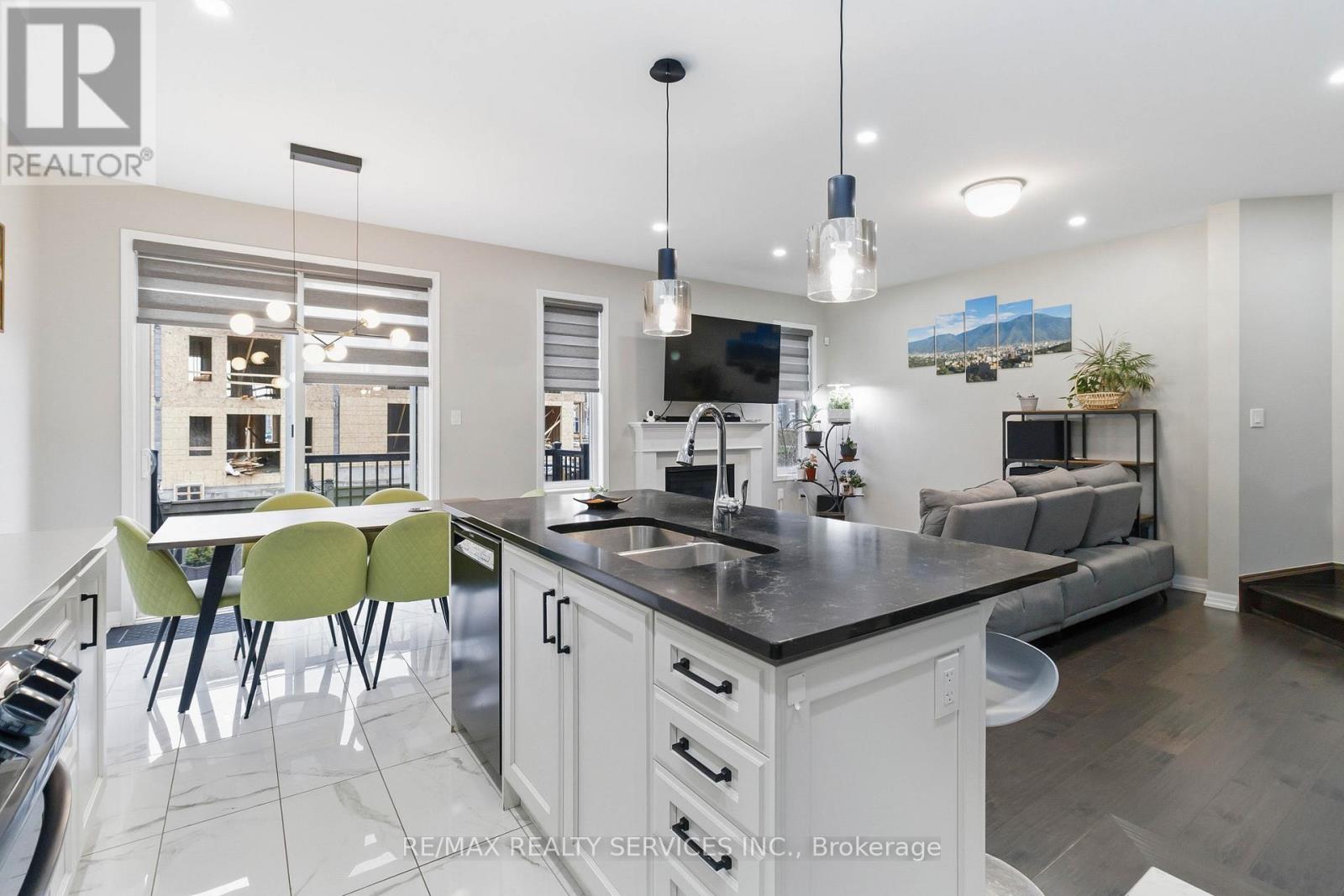 3494 Vernon Powell Drive, Oakville, Ontario  L6H 0X8 - Photo 13 - W12989658