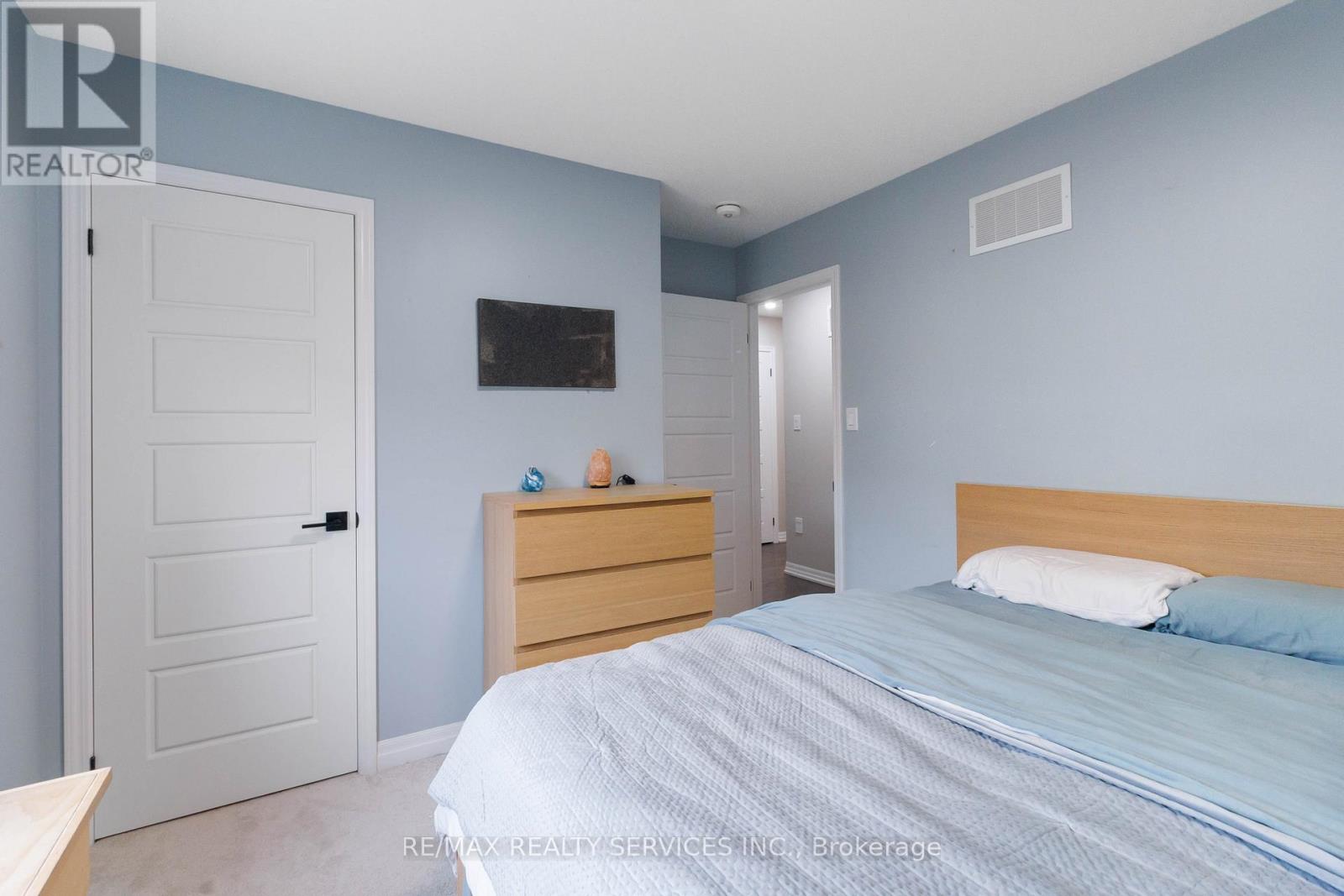 3494 Vernon Powell Drive, Oakville, Ontario  L6H 0X8 - Photo 16 - W12989658