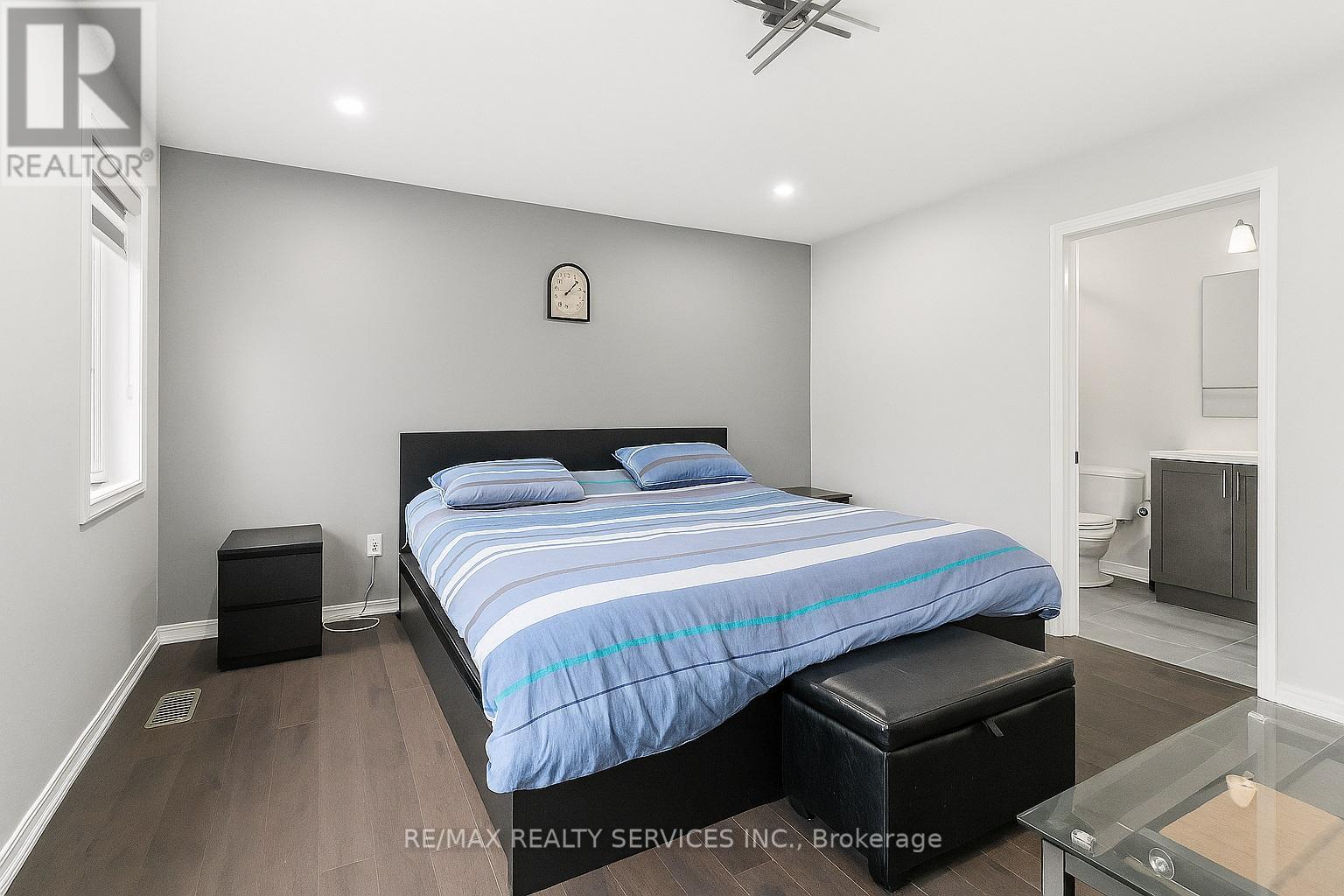 3494 Vernon Powell Drive, Oakville, Ontario  L6H 0X8 - Photo 19 - W12989658