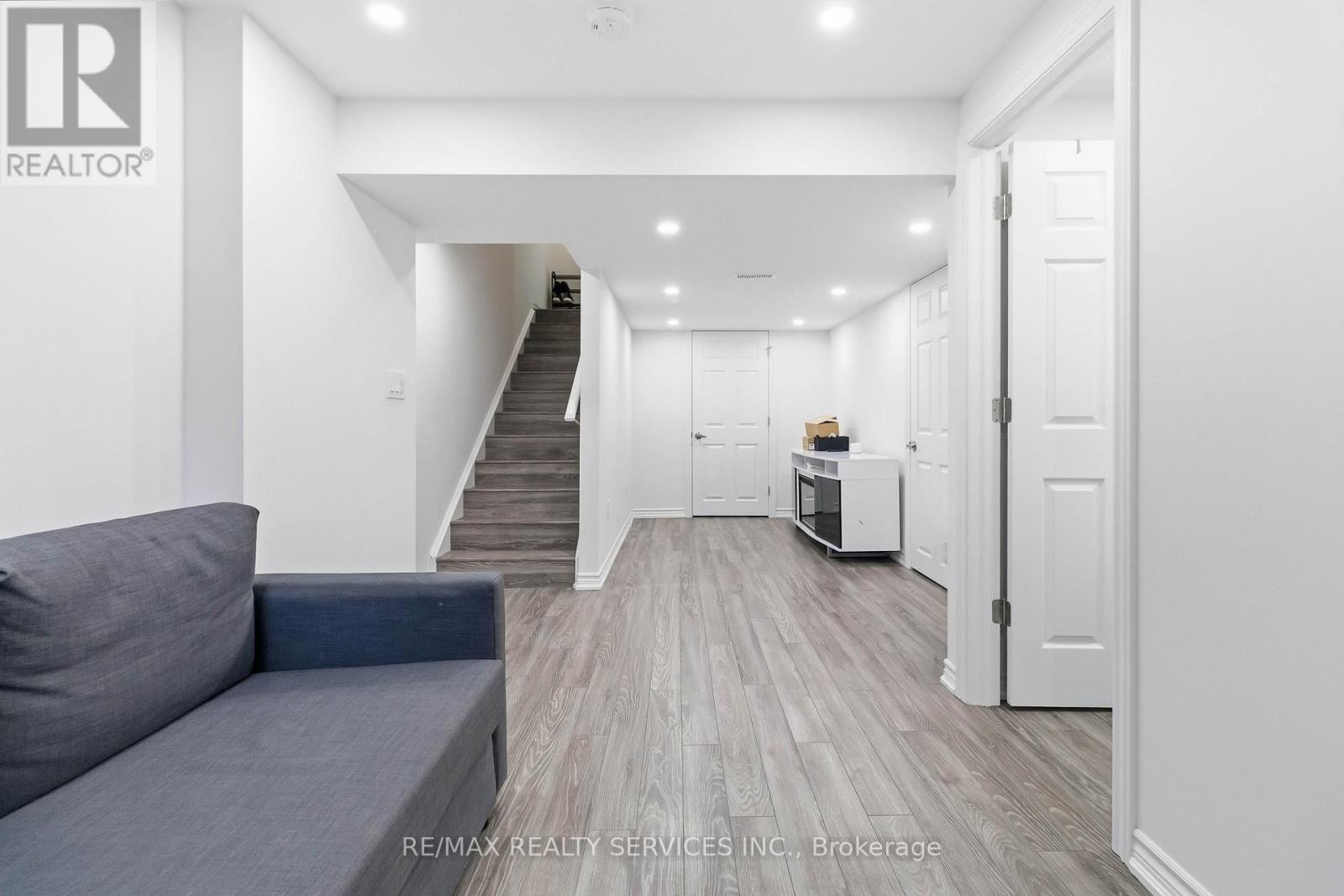 3494 Vernon Powell Drive, Oakville, Ontario  L6H 0X8 - Photo 24 - W12989658