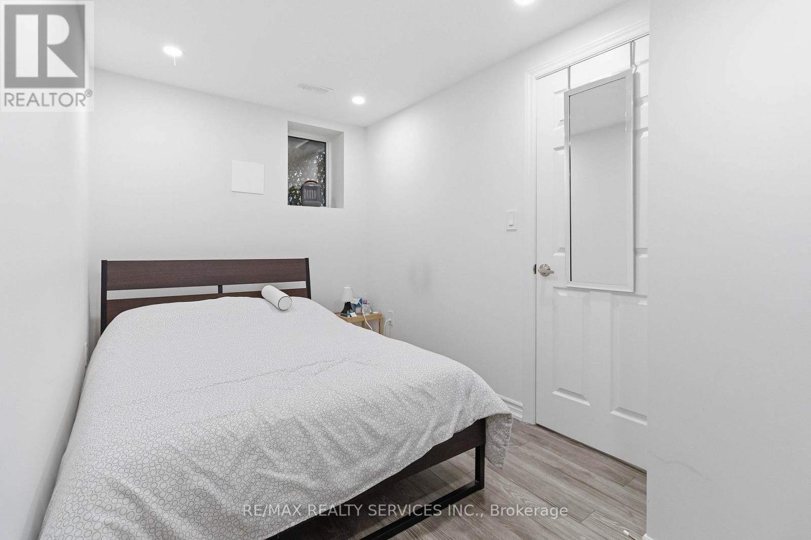 3494 Vernon Powell Drive, Oakville, Ontario  L6H 0X8 - Photo 25 - W12989658