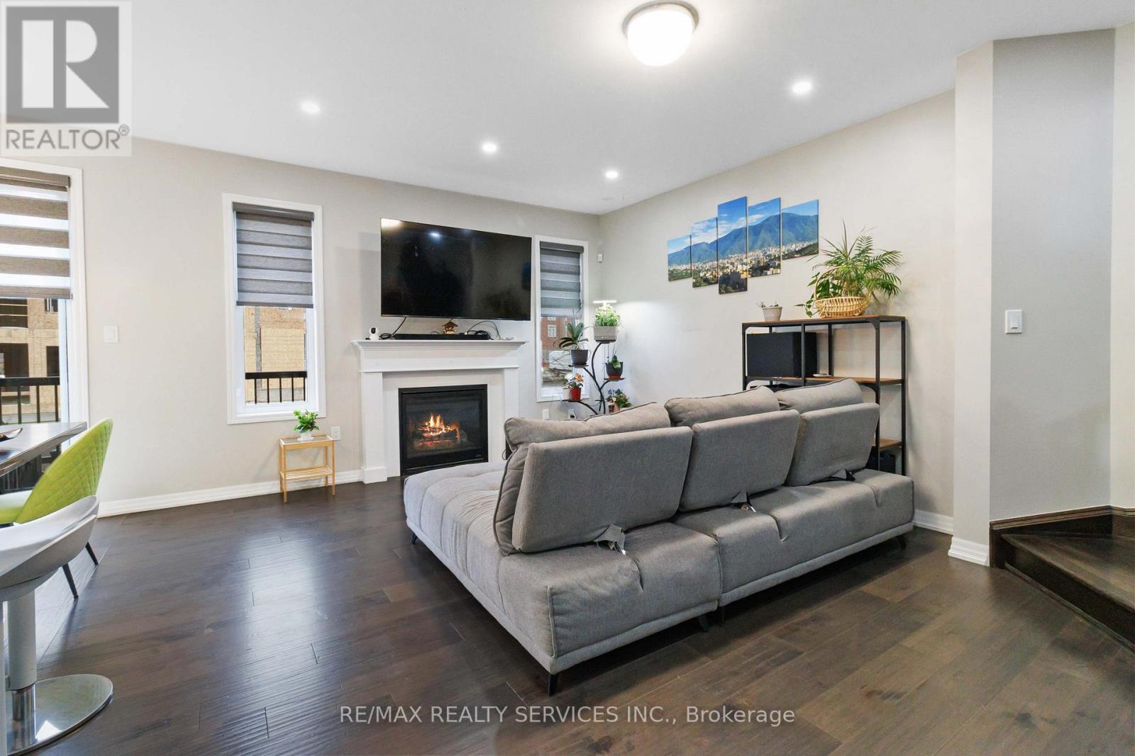 3494 Vernon Powell Drive, Oakville, Ontario  L6H 0X8 - Photo 5 - W12989658