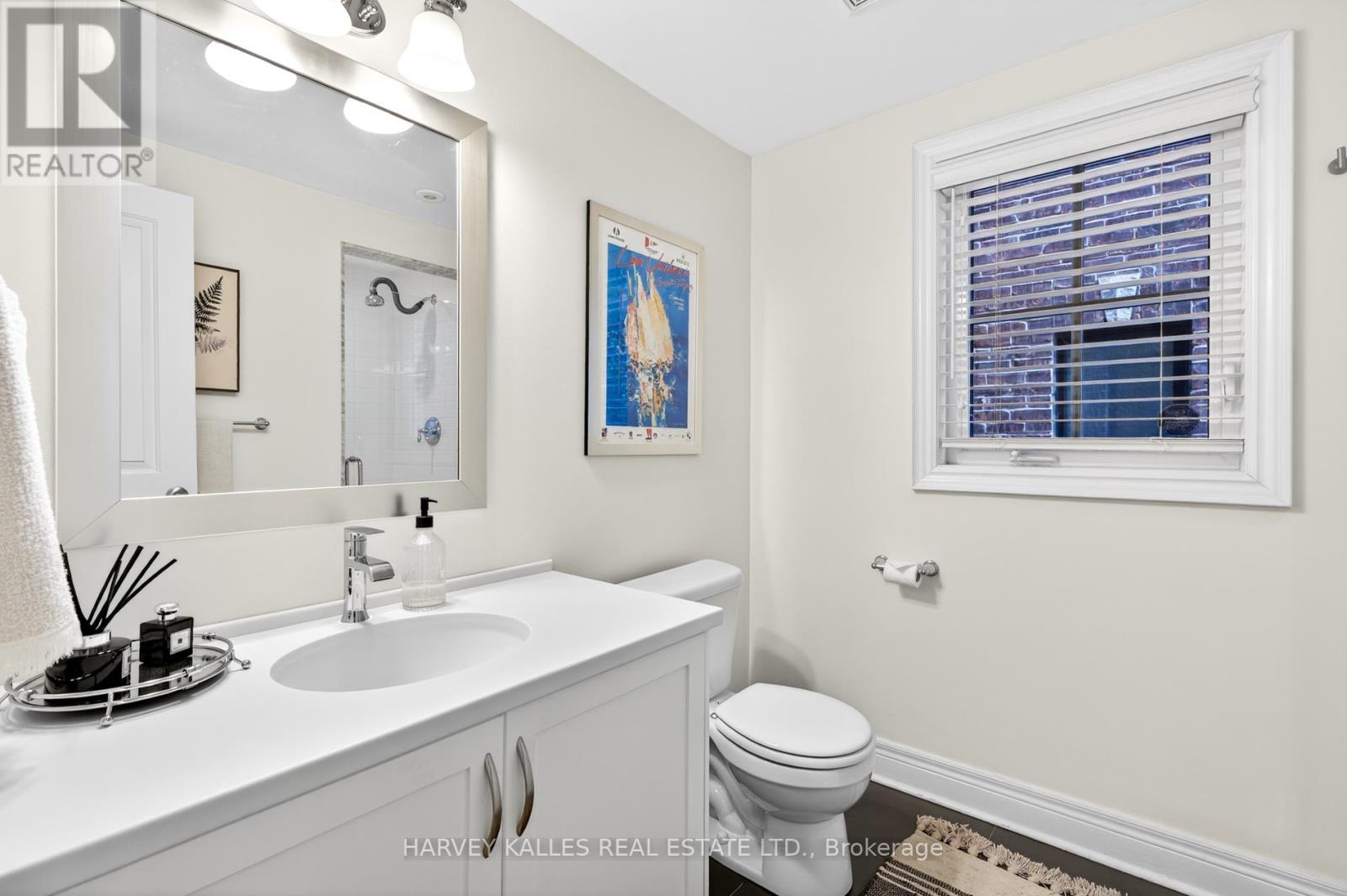 1815 Pagehurst Avenue, Mississauga, Ontario  L4X 1Y5 - Photo 5 - W12989664