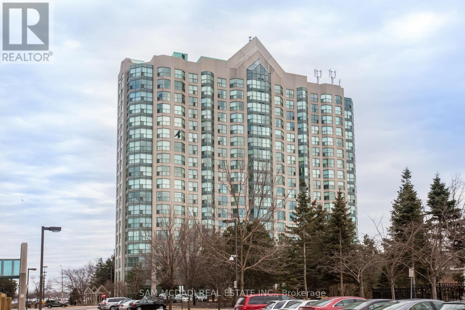 708 - 2177 Burnhamthorpe Road W, Mississauga, Ontario  L5L 5P9 - Photo 2 - W12989712