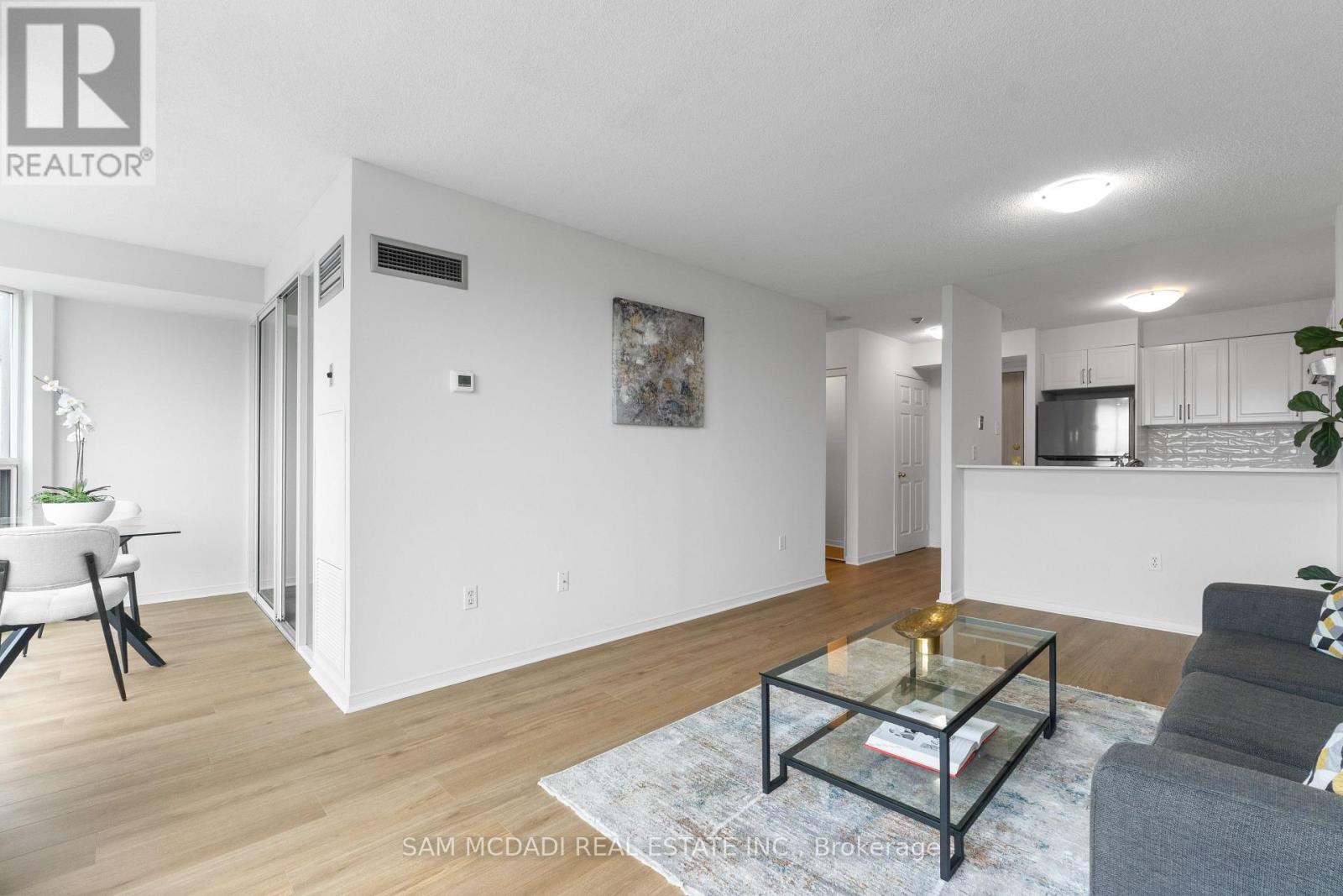 708 - 2177 Burnhamthorpe Road W, Mississauga, Ontario  L5L 5P9 - Photo 8 - W12989712