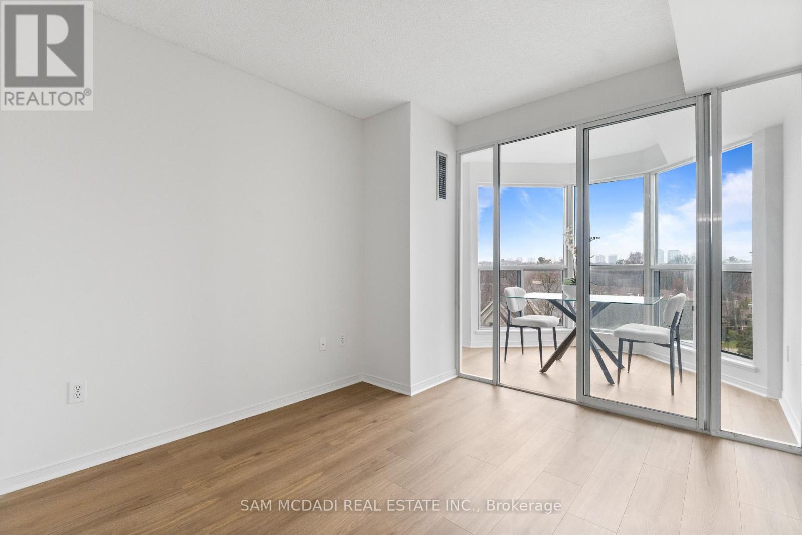 708 - 2177 Burnhamthorpe Road W, Mississauga, Ontario  L5L 5P9 - Photo 9 - W12989712