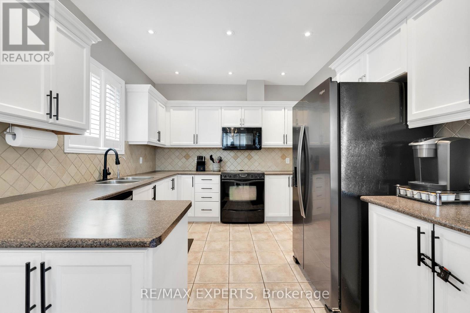 52 Goreridge Crescent, Brampton, Ontario  L6P 1P1 - Photo 13 - W12989724