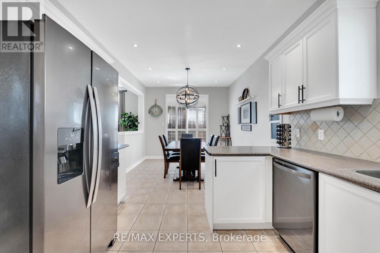 52 Goreridge Crescent, Brampton, Ontario  L6P 1P1 - Photo 15 - W12989724