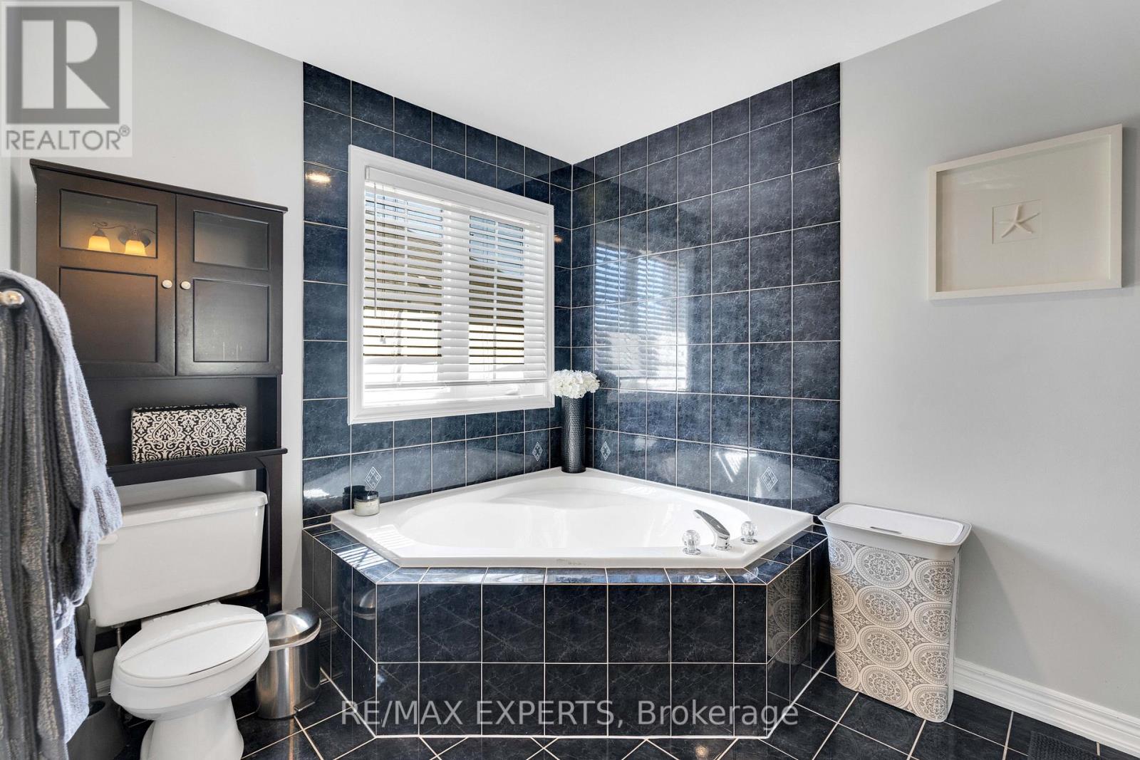 52 Goreridge Crescent, Brampton, Ontario  L6P 1P1 - Photo 27 - W12989724