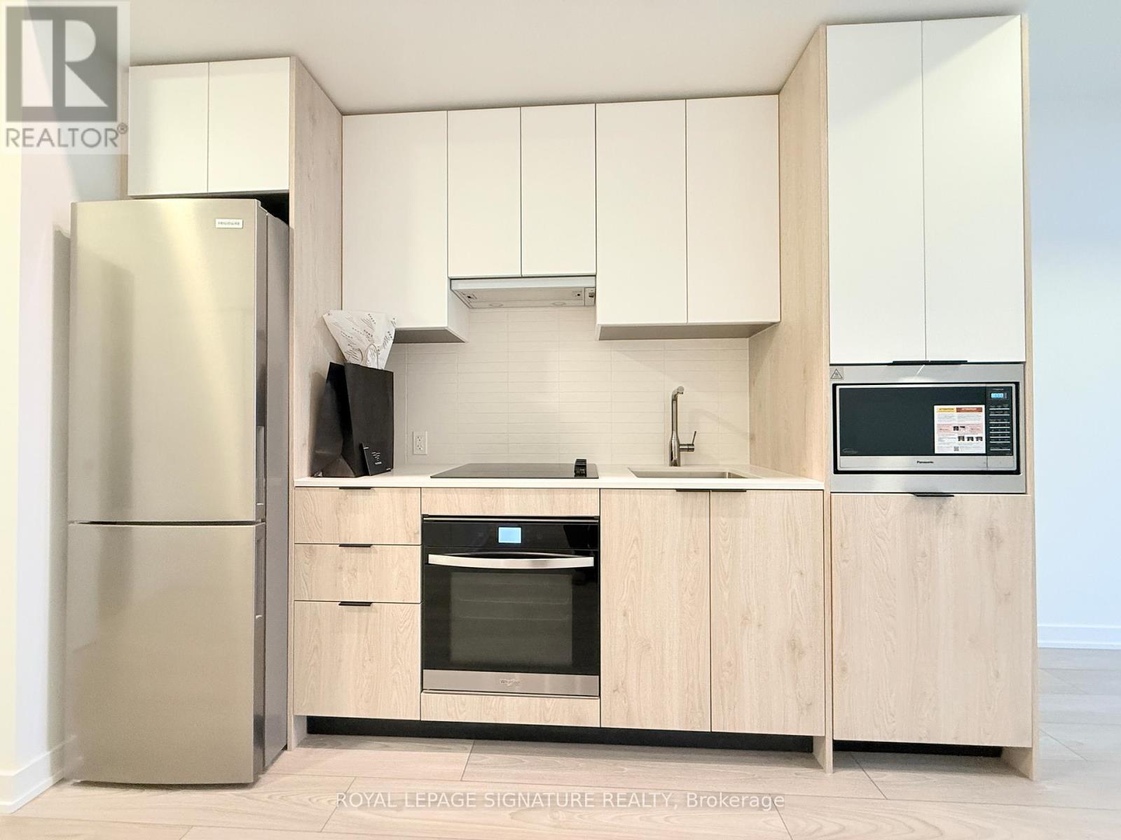 923 - 1007 The Queensway, Toronto, Ontario  M8Z 6C7 - Photo 4 - W12989740