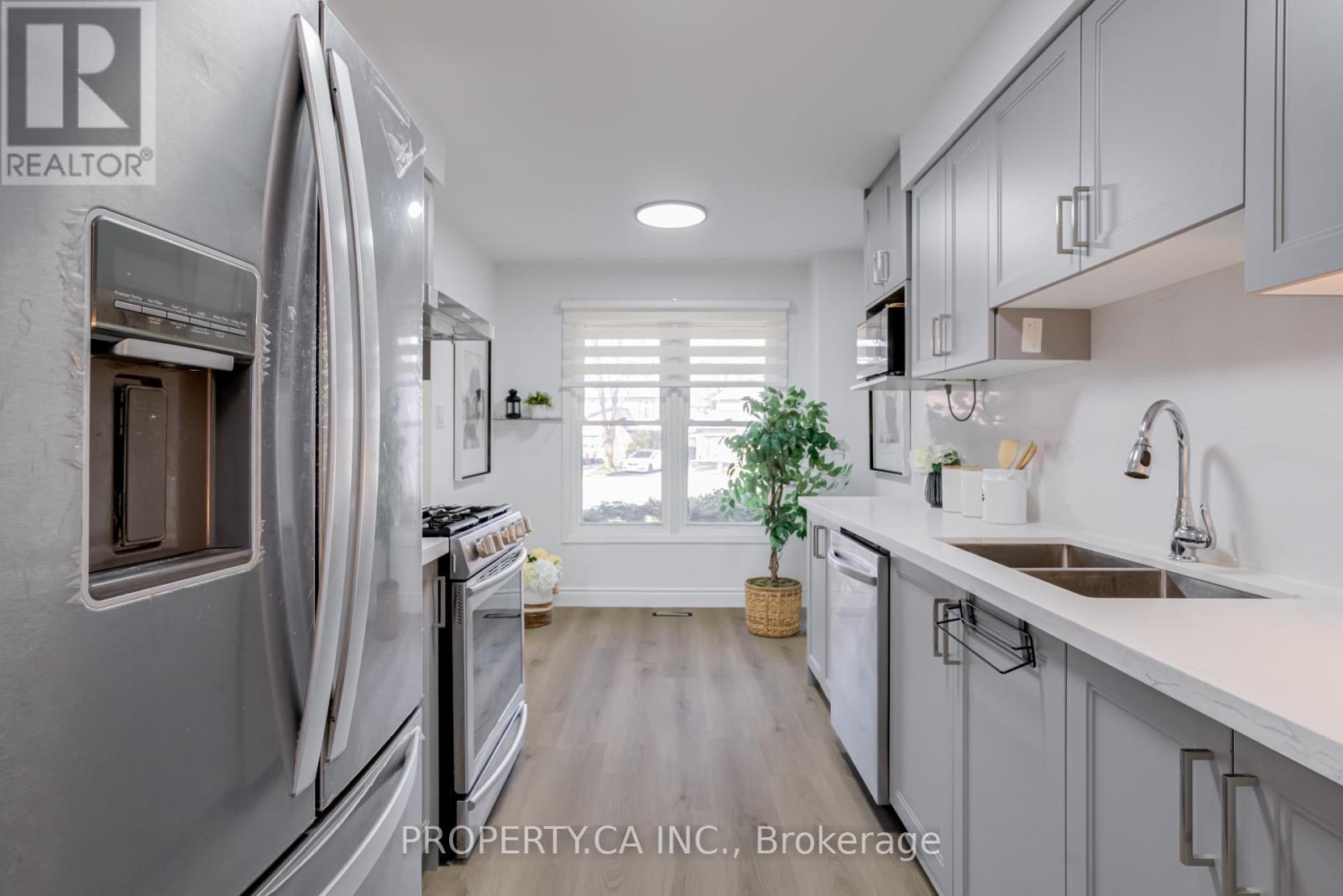 24 Ridler Court, Brampton, Ontario  L6X 2R1 - Photo 6 - W12989782