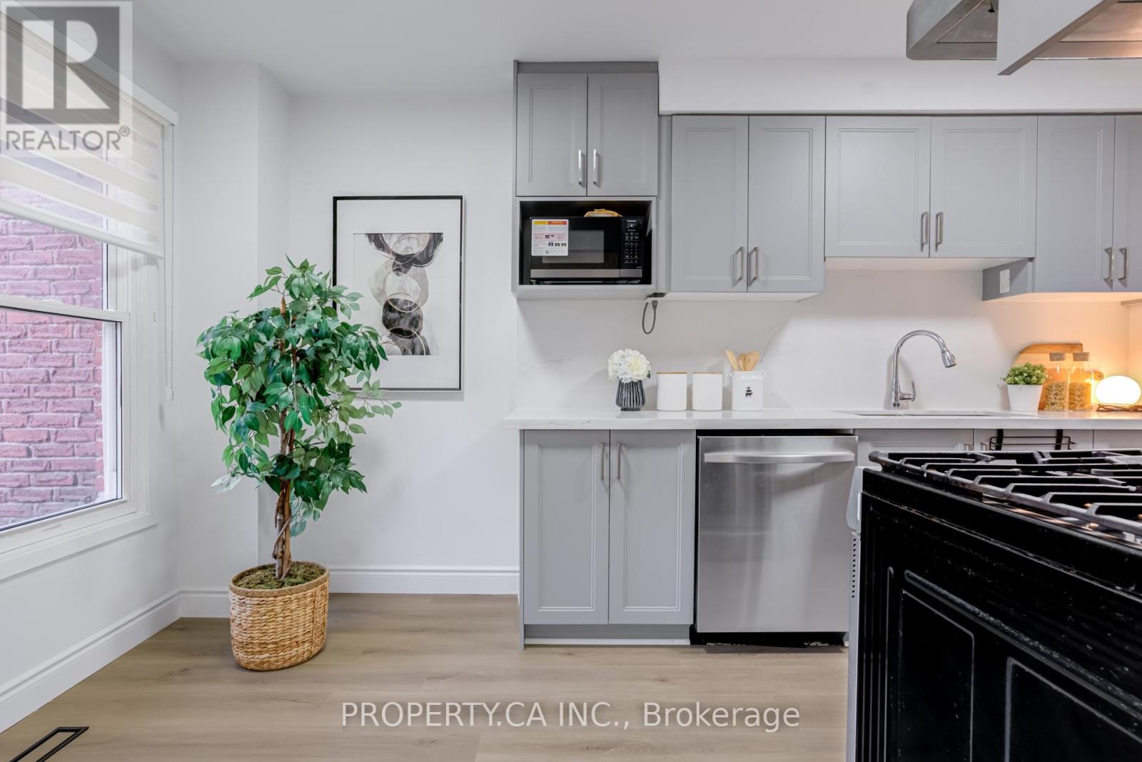 24 Ridler Court, Brampton, Ontario  L6X 2R1 - Photo 7 - W12989782