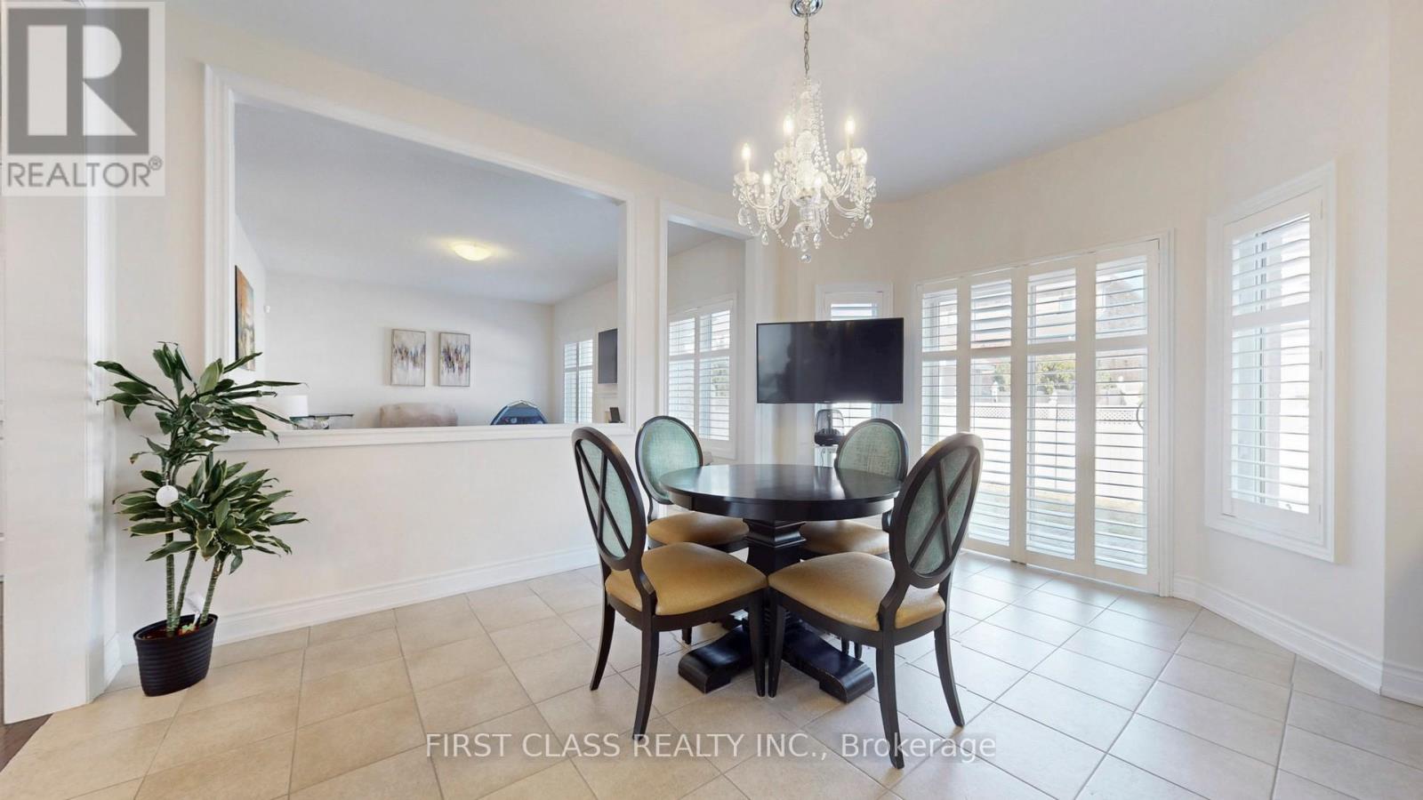 93 Royal West Drive, Brampton, Ontario  L6X 0V8 - Photo 13 - W12989854