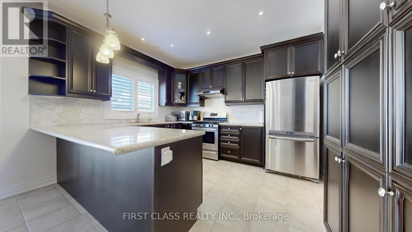 93 Royal West Drive, Brampton, Ontario  L6X 0V8 - Photo 15 - W12989854