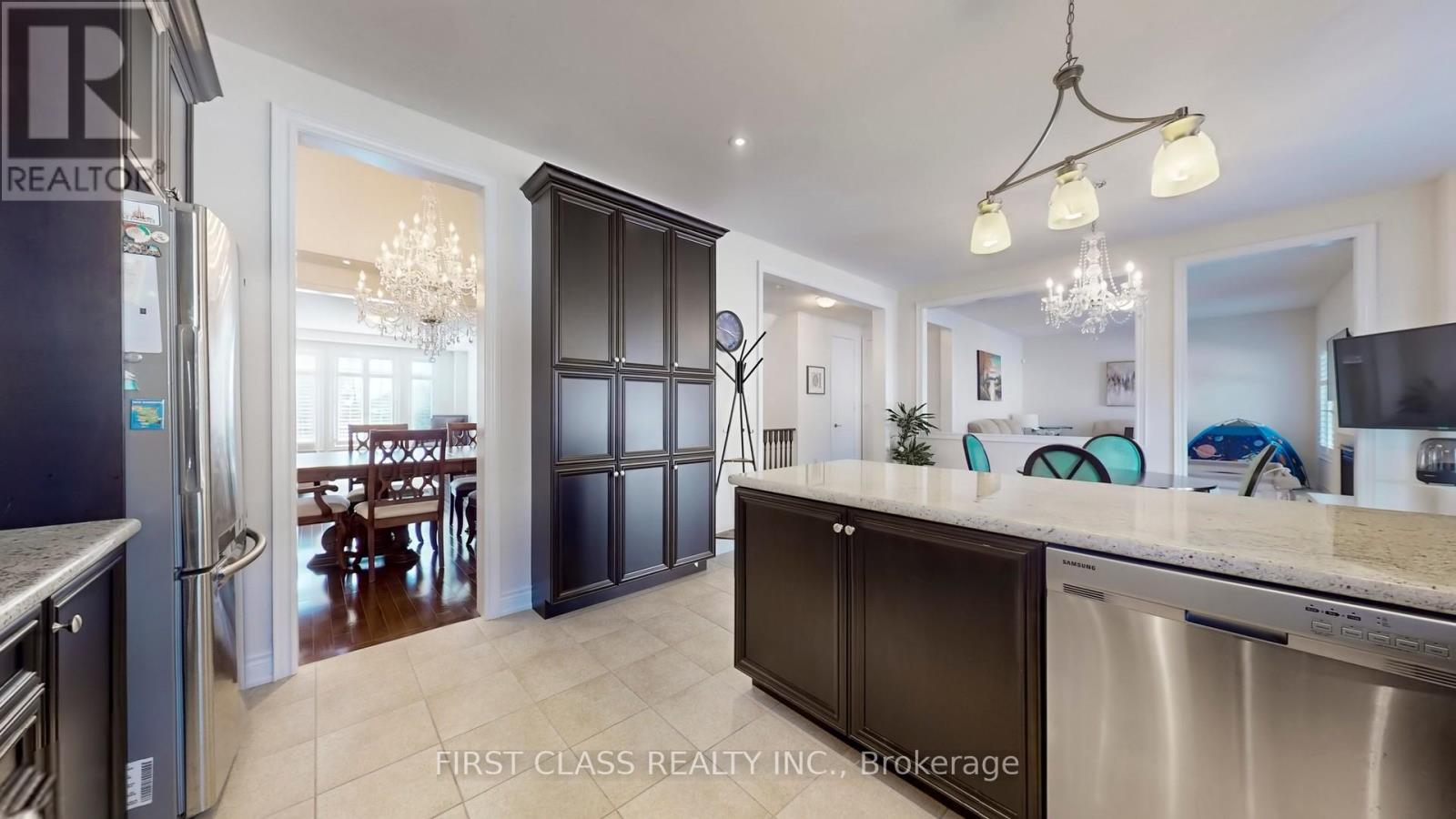 93 Royal West Drive, Brampton, Ontario  L6X 0V8 - Photo 17 - W12989854