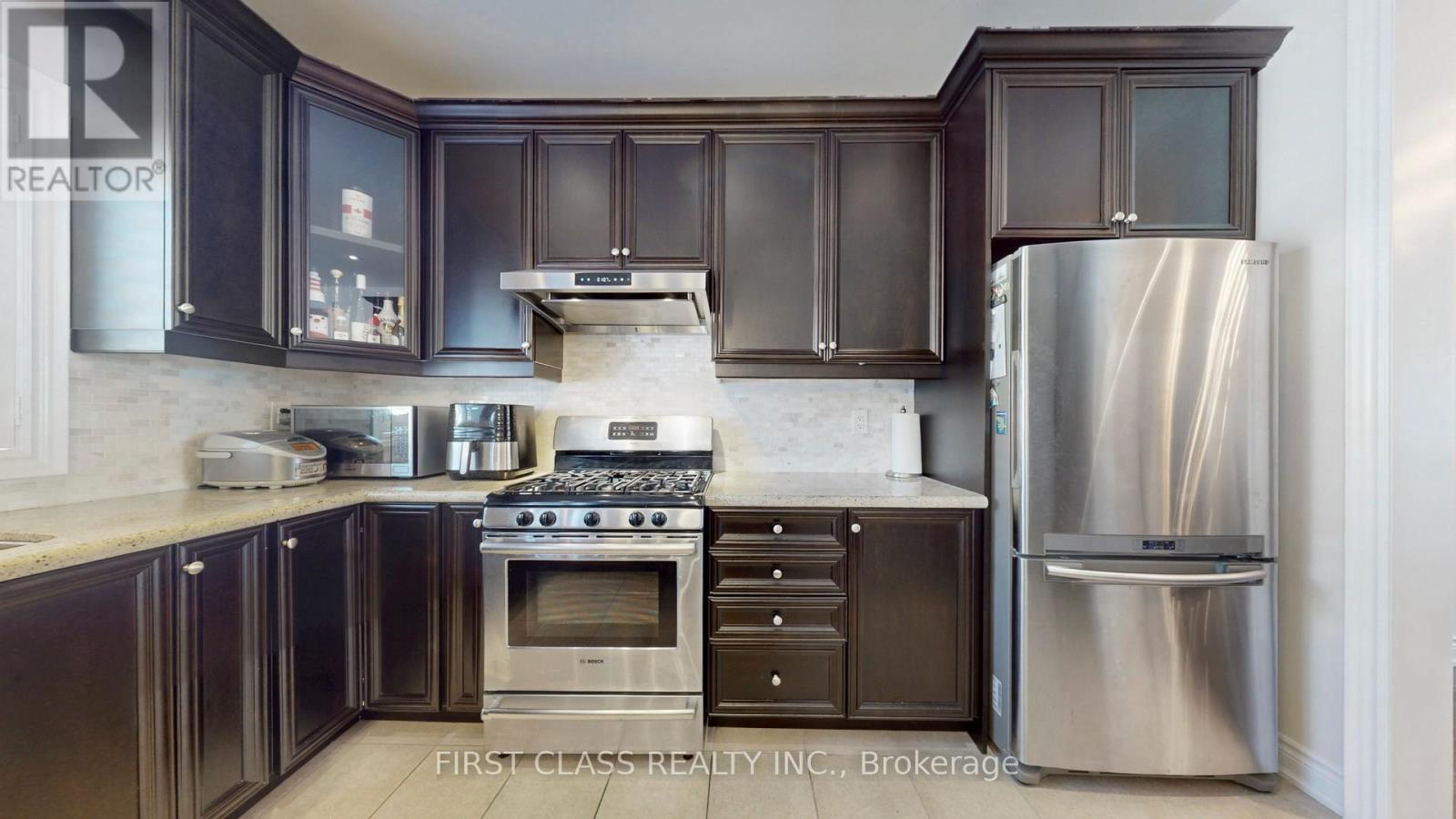 93 Royal West Drive, Brampton, Ontario  L6X 0V8 - Photo 18 - W12989854