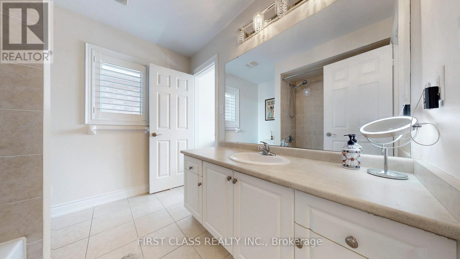 93 Royal West Drive, Brampton, Ontario  L6X 0V8 - Photo 37 - W12989854