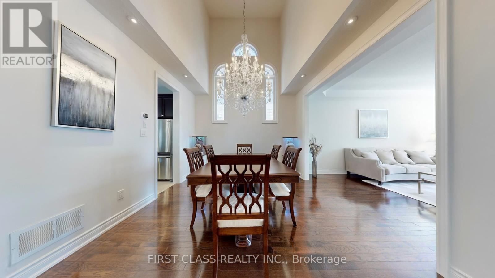 93 Royal West Drive, Brampton, Ontario  L6X 0V8 - Photo 7 - W12989854