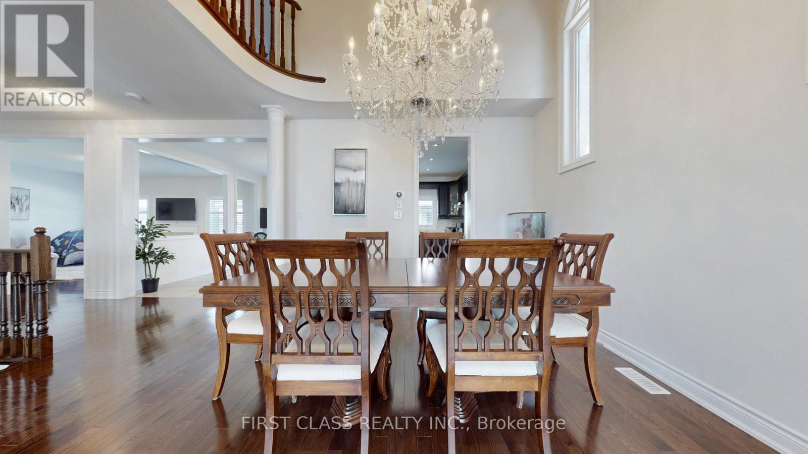 93 Royal West Drive, Brampton, Ontario  L6X 0V8 - Photo 9 - W12989854