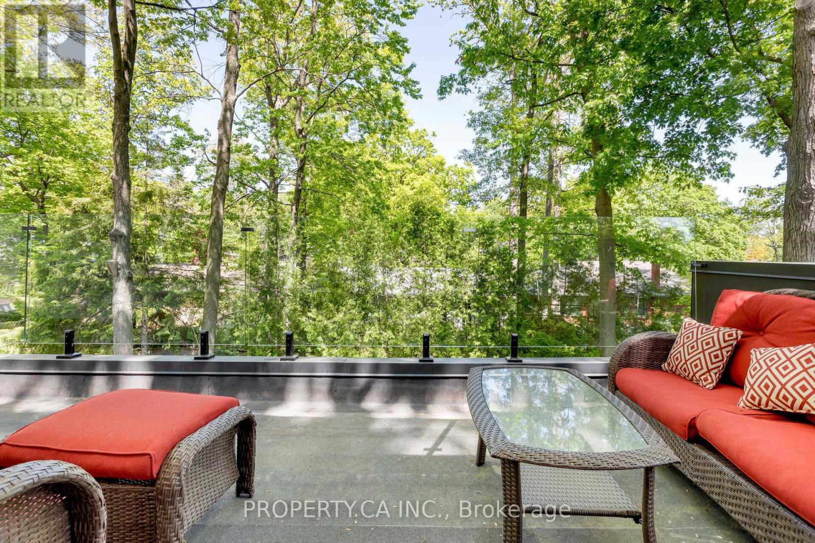 58 Farningham Crescent, Toronto, Ontario  M9B 3B6 - Photo 17 - W12989902