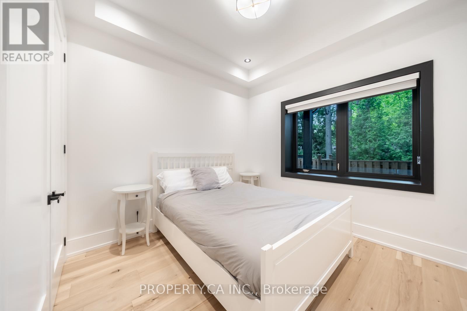 58 Farningham Crescent, Toronto, Ontario  M9B 3B6 - Photo 21 - W12989902