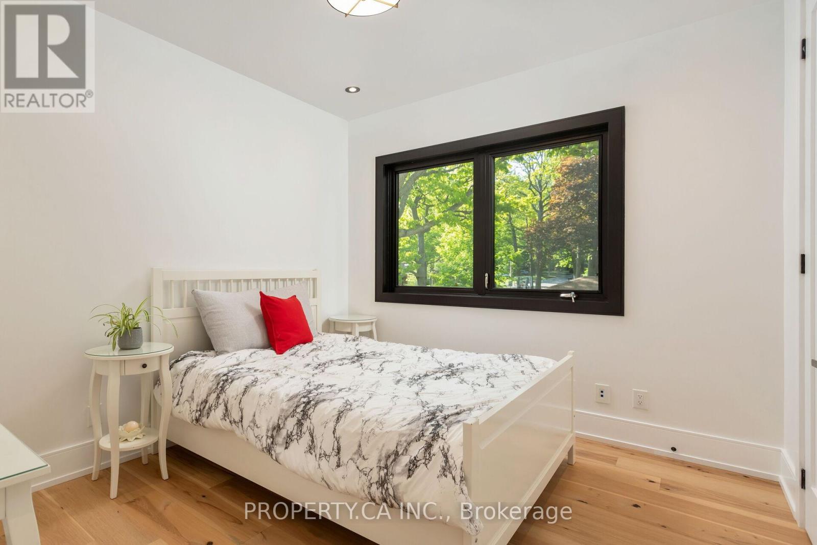 58 Farningham Crescent, Toronto, Ontario  M9B 3B6 - Photo 23 - W12989902