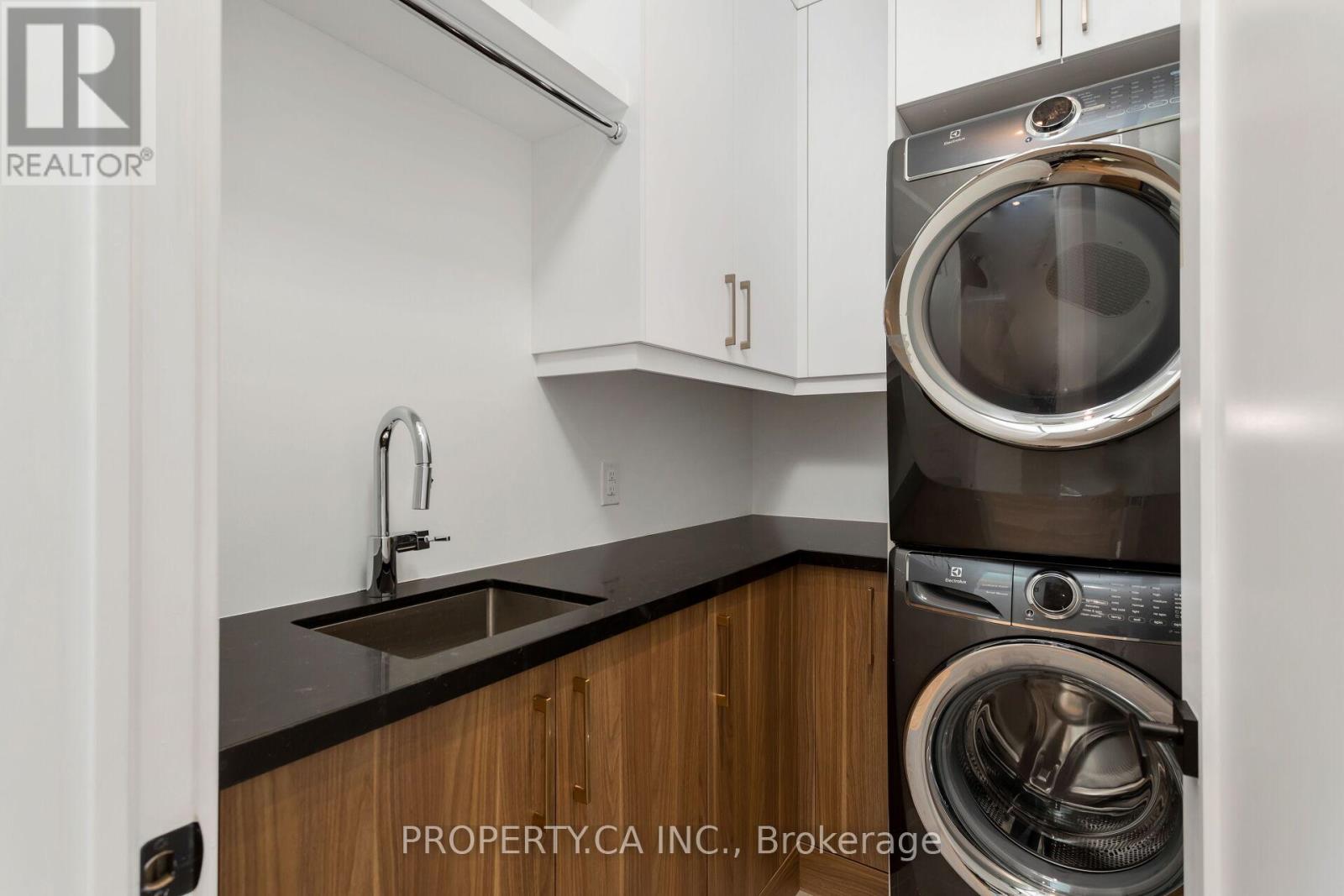 58 Farningham Crescent, Toronto, Ontario  M9B 3B6 - Photo 26 - W12989902