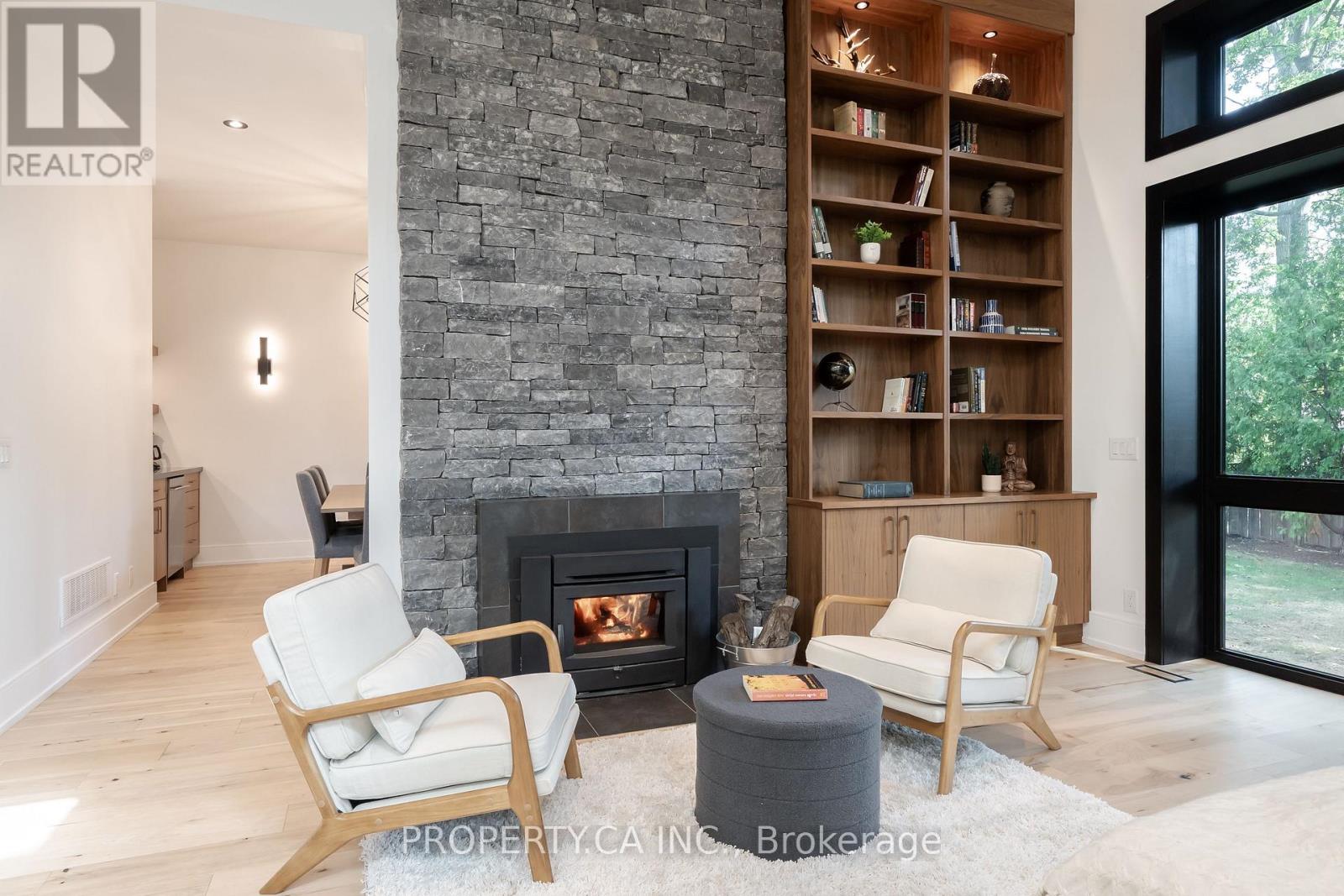 58 Farningham Crescent, Toronto, Ontario  M9B 3B6 - Photo 8 - W12989902