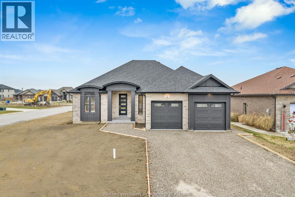 61 Hilton Court, Amherstburg, Ontario  N9V 4B6 - Photo 2 - 26007900