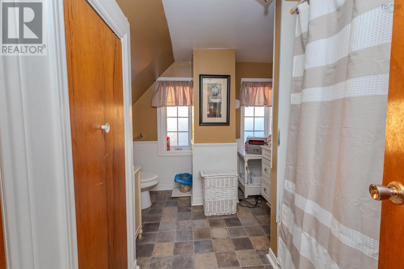 70 Fraser Avenue, Sydney Mines, Nova Scotia  B1V 2C3 - Photo 27 - 202601449