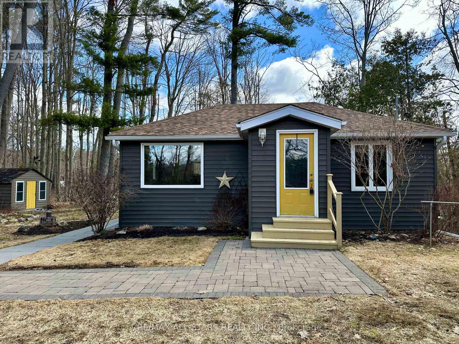 29 Stinsons Bay Road, Kawartha Lakes, Ontario  K0M 1N0 - Photo 1 - X12783998