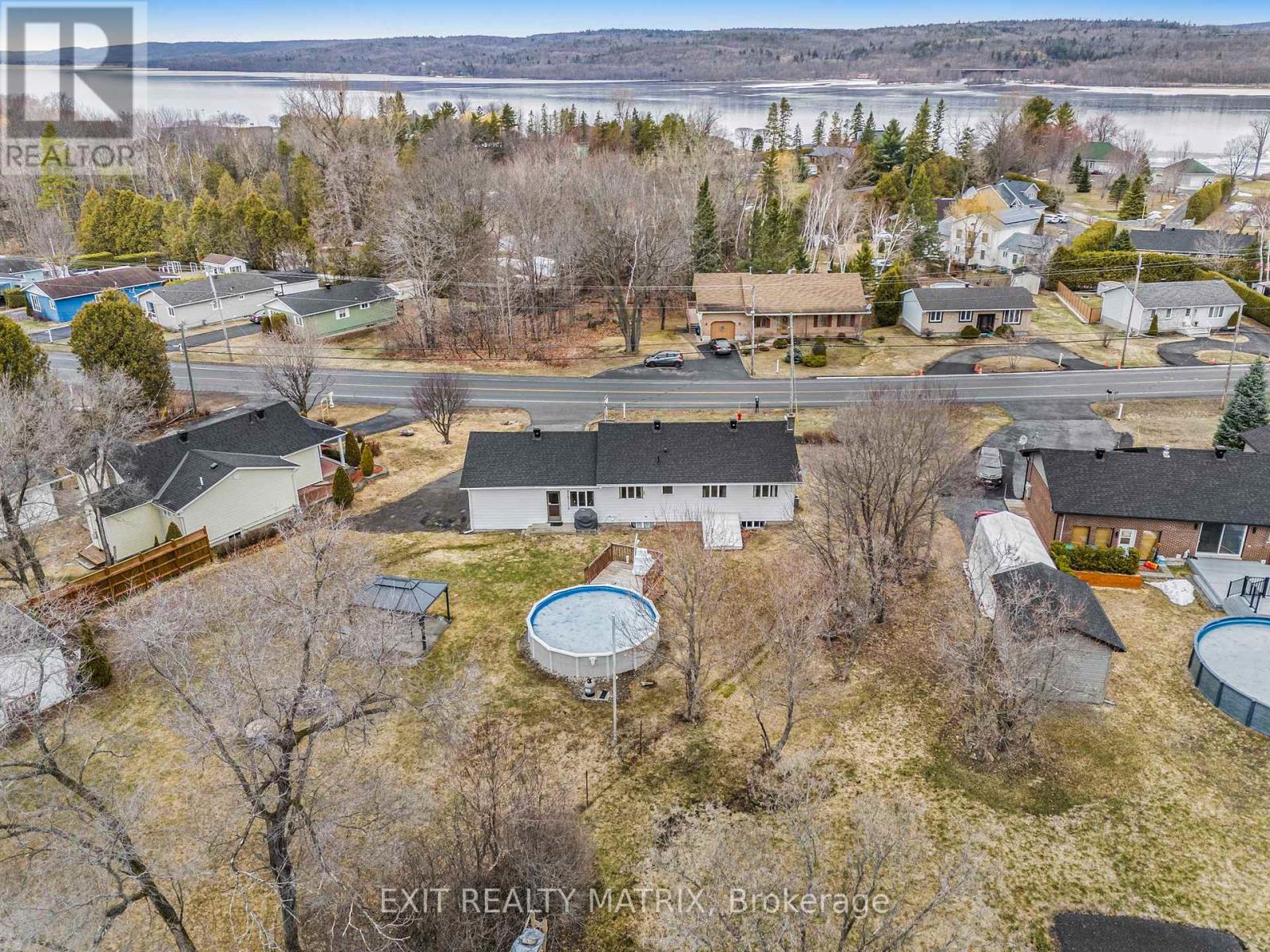 635 Front Road W, Champlain, Ontario K0B 1K0 - Photo 37 - X12849820