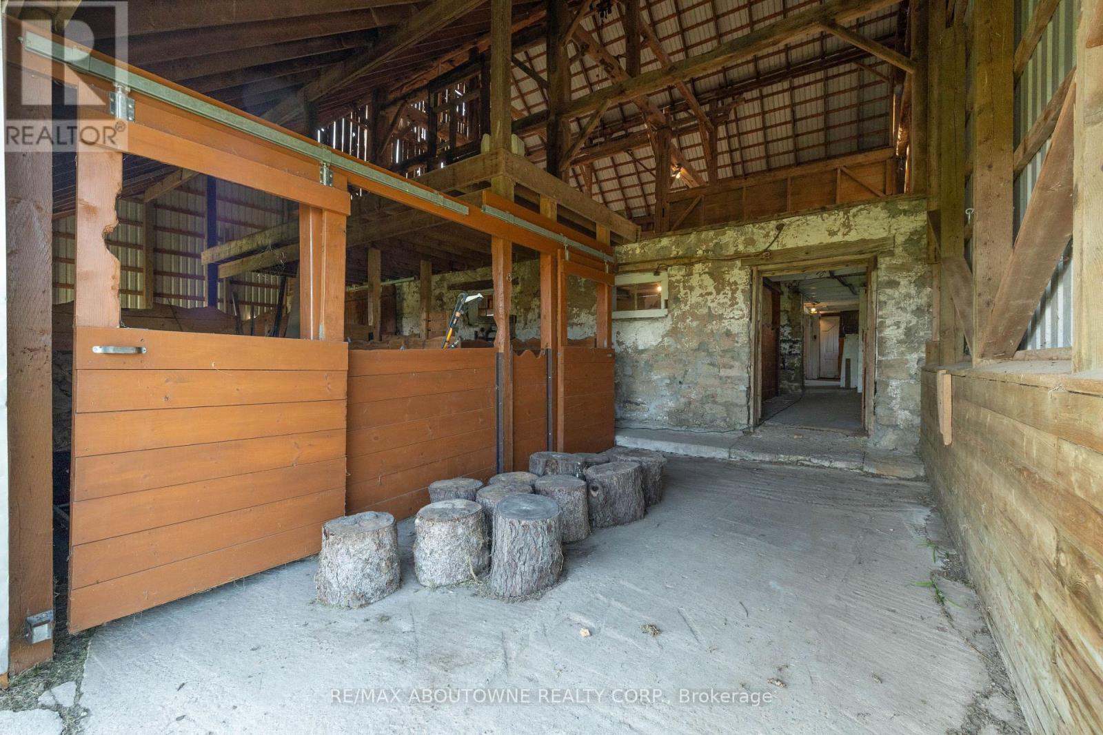 3276 Governors Road, Hamilton, Ontario  L0R 1T0 - Photo 45 - X12989506