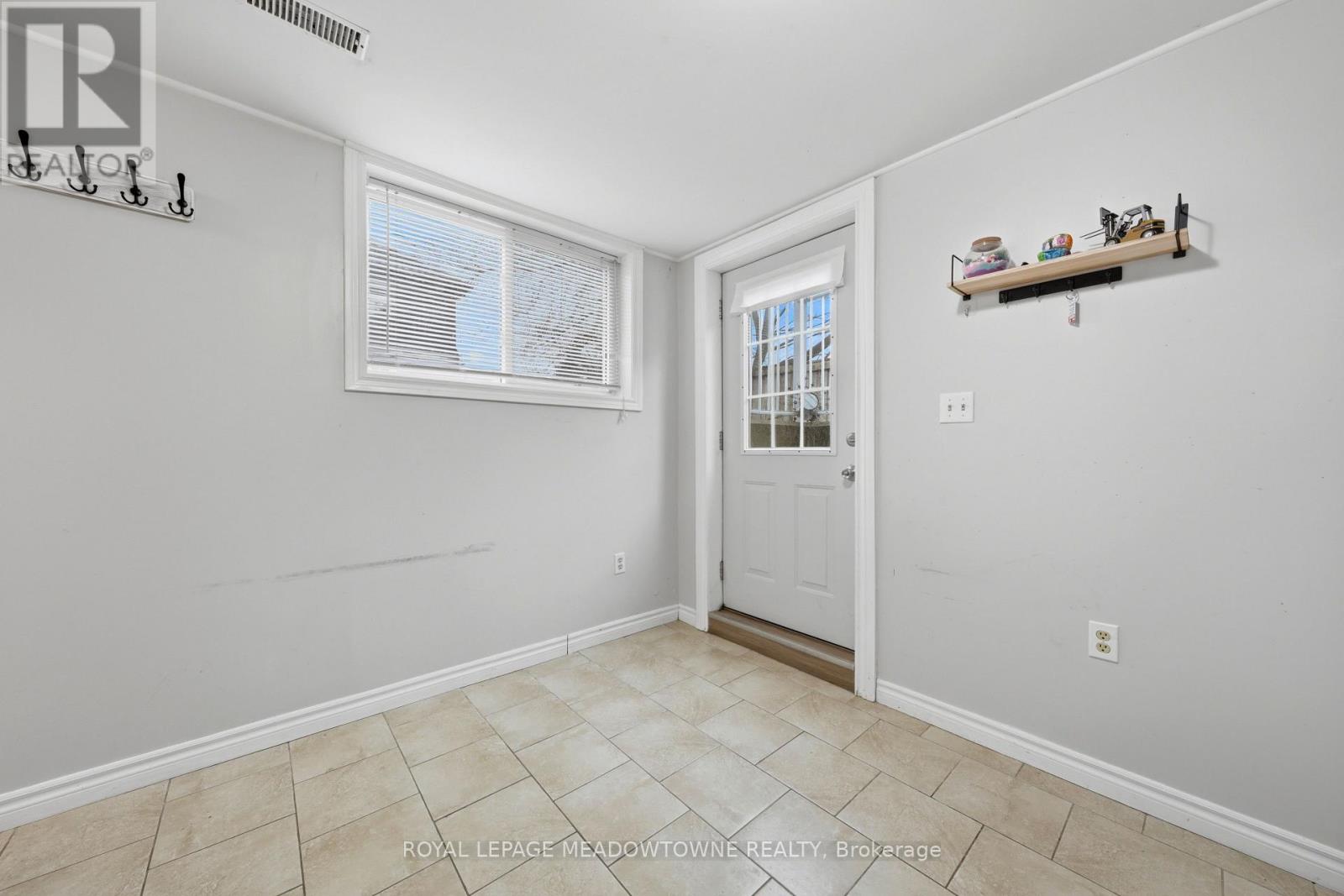 Lower - 545 Hill Street E, Centre Wellington, Ontario N1M 2X9 - Photo 4 - X12989520