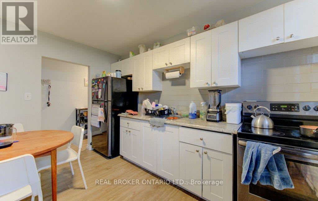 109 Eton Drive, Kitchener, Ontario  N2B 1N1 - Photo 23 - X12989618