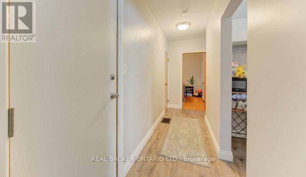 109 Eton Drive, Kitchener, Ontario  N2B 1N1 - Photo 36 - X12989618