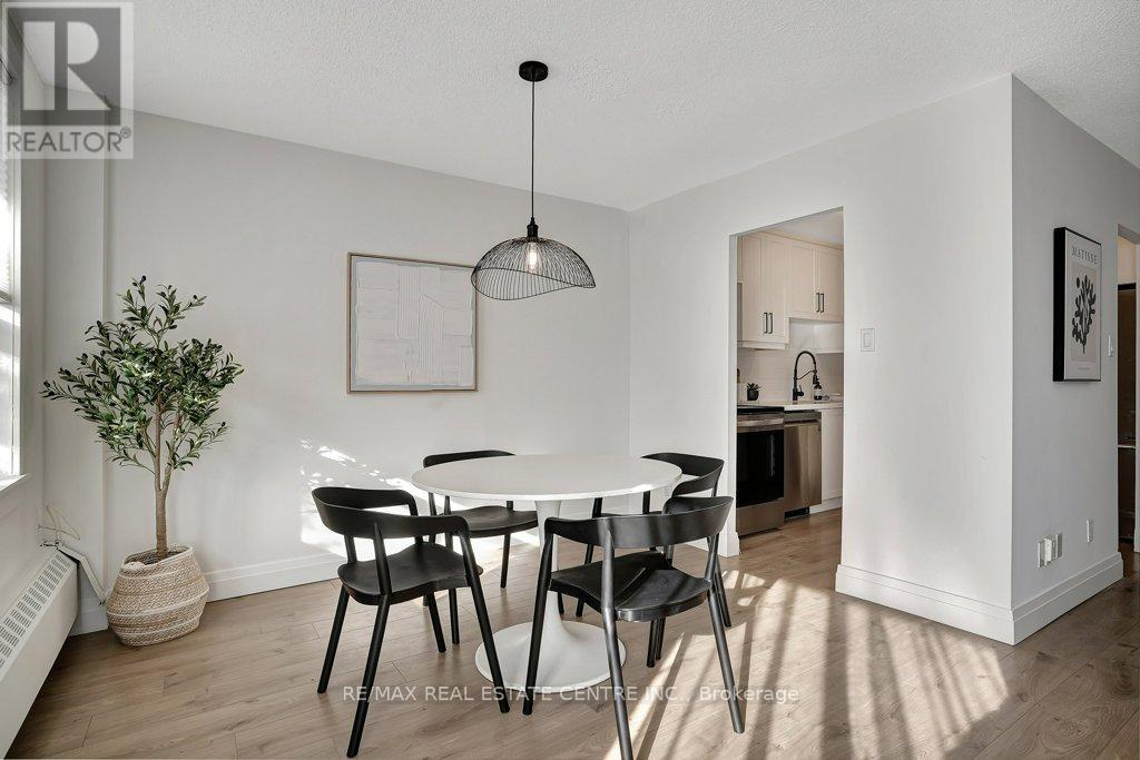 107 - 1100 Courtland Avenue E, Kitchener, Ontario  N2C 2H9 - Photo 17 - X12989668