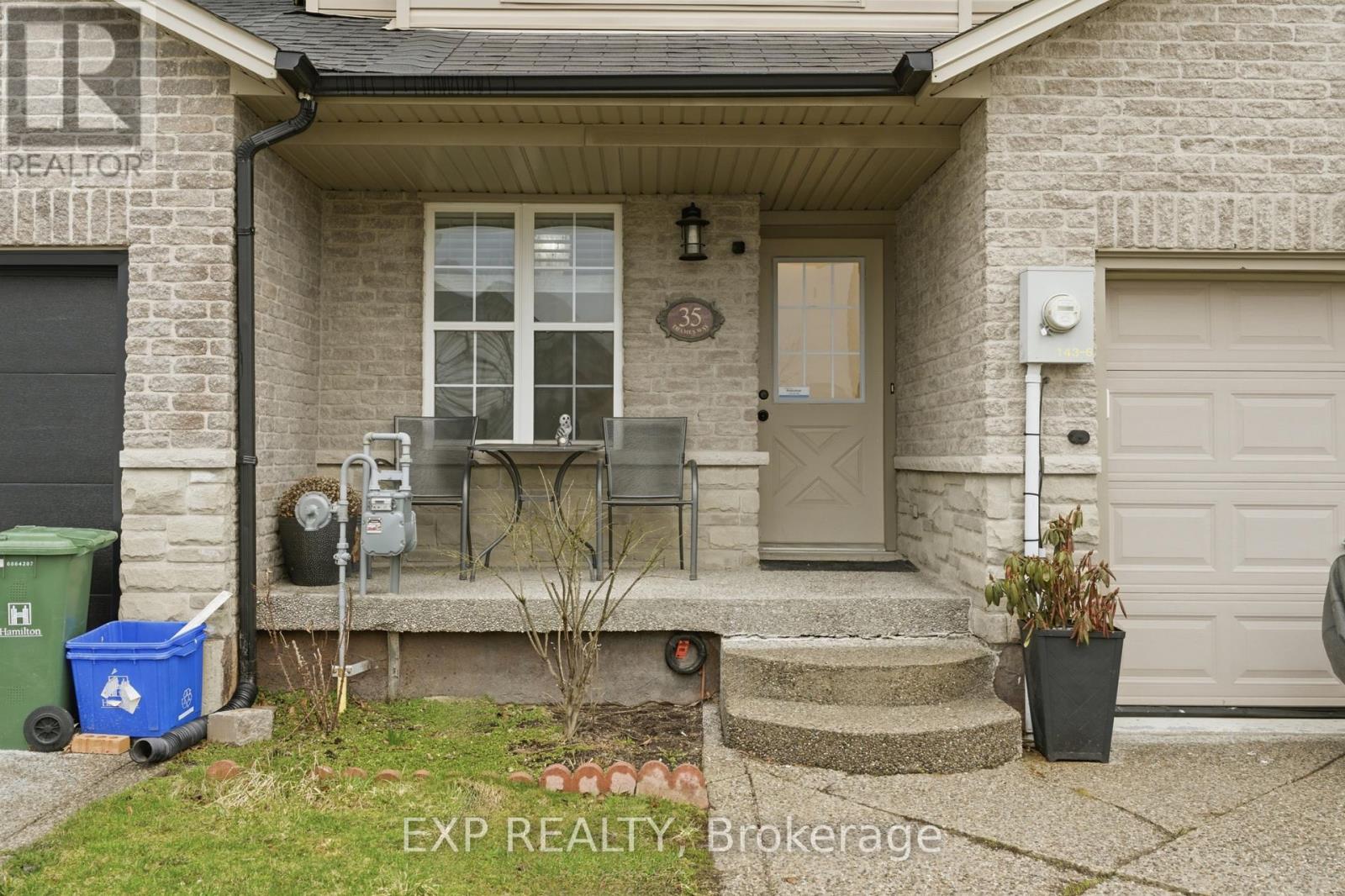 35 Thames Way, Hamilton, Ontario  L0R 1W0 - Photo 3 - X12989728